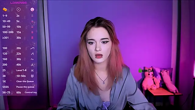 liana kisses online show from October 17, 8:01 pm