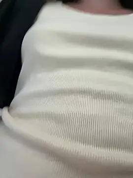 19whitebunny online show from April 23, 11:51 pm