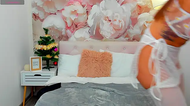 AprilWong online show from December 20, 6:28 am