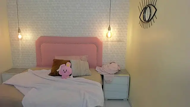 Kittytimberlake online show from April 18, 1:02 pm