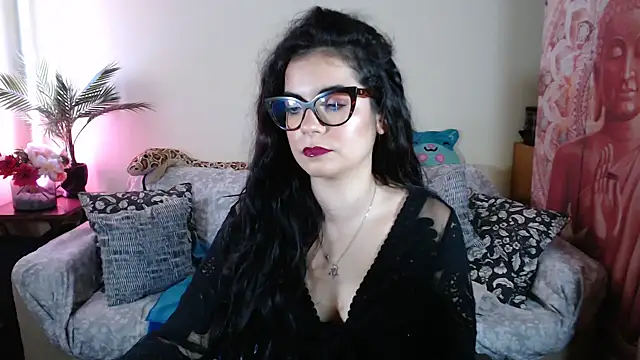 Snapshot of Saturnia_Yvonne chatting on September 26, 4:48 pm Saturnia Yvonne online show from September 26, 4:48 pm