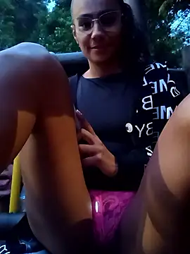 Leslly  online show from January 14, 11:15 am