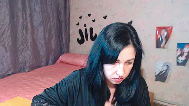 JillStevens online show from October 31, 12:45 am