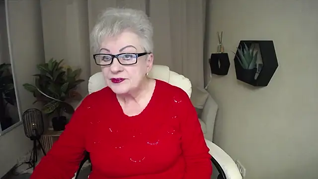 KayleSmoll online show from February 3, 7:40 pm