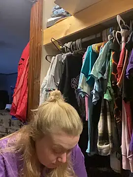 Thick mommas69 online show from November 12, 1:58 am