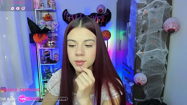 Snapshot of Layla_castilloo chatting on October 22, 3:28 pm Layla castilloo online show from October 22, 3:28 pm