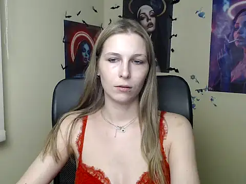 StrangerGi online show from June 10, 8:18 pm
