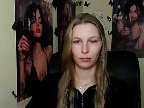 StrangerGi online show from April 23, 11:28 am