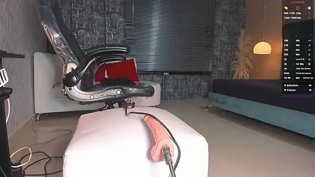 MelanieRioss online show from January 13, 2:21 pm