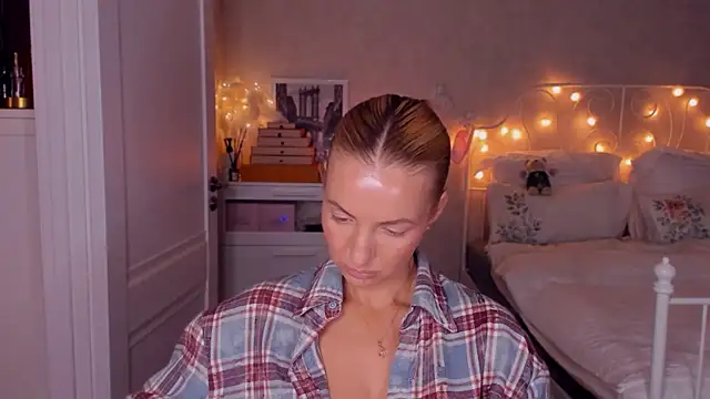 aestetick online show from October 11, 3:37 pm