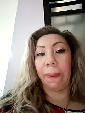 coral smitth online show from December 1, 8:44 pm