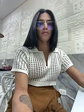 Veruzca love online show from March 11, 7:38 pm