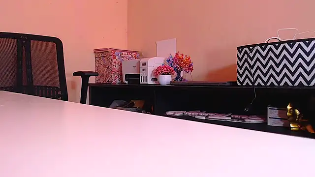 Snapshot of FRUITOFEDEN01 chatting on October 11, 9:03 am FRUITOFEDEN01 online show from October 11, 9:03 am