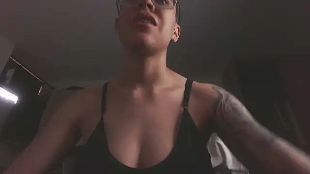 Cutie Shy  online show from April 4, 11:20 am