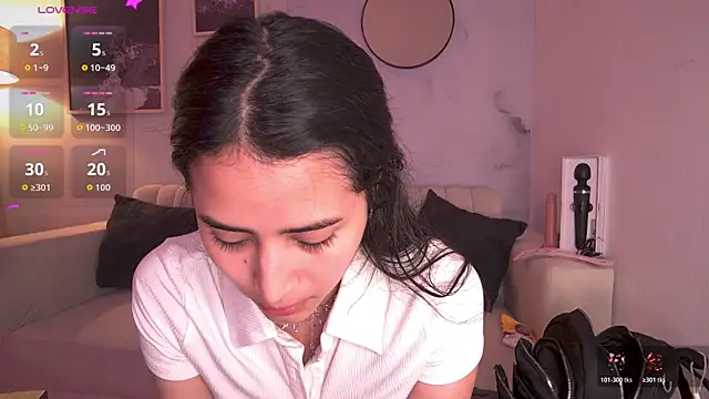Snapshot of lara_madisson chatting on October 22, 10:04 pm lara madisson online show from October 22, 10:04 pm