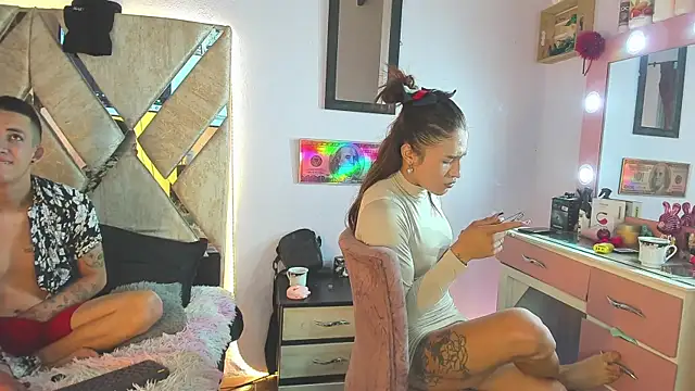 parejacaliente20154 online show from November 13, 12:37 pm