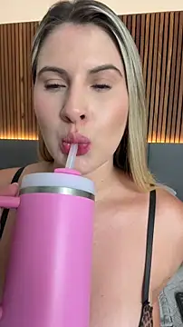 EmiilyAdams  online show from March 4, 10:16 pm