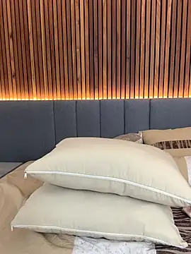 EmiilyAdams  online show from December 15, 10:48 pm