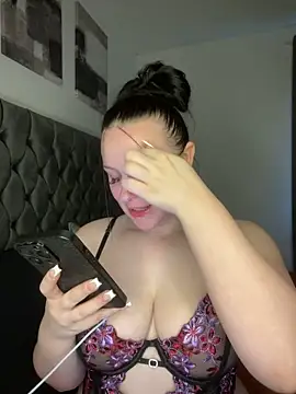 riri bstvx online show from November 23, 1:02 pm