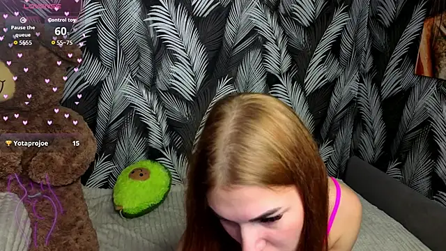Snapshot of Hellen_Moore chatting on September 24, 1:48 am Hellen Moore online show from September 24, 1:48 am