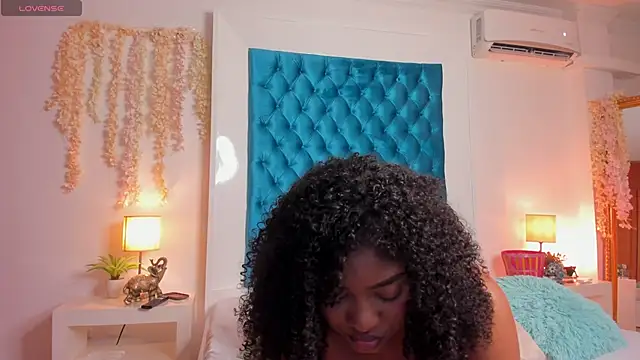 ohrianagibson online show from April 21, 11:01 pm