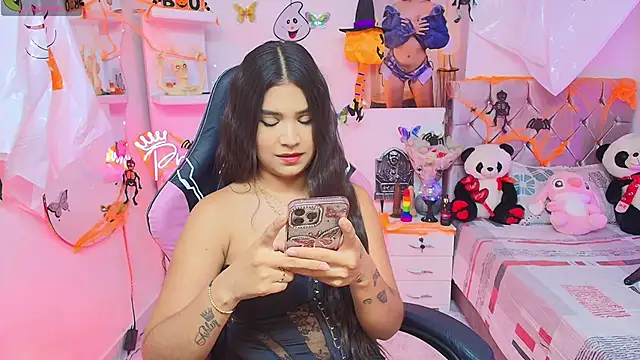 Snapshot of imsofy_ chatting on October 7, 8:57 pm imsofy online show from October 7, 8:57 pm
