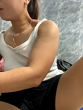 Linaannn online show from October 22, 3:22 am