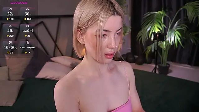 LindaThacker online show from March 9, 4:37 am