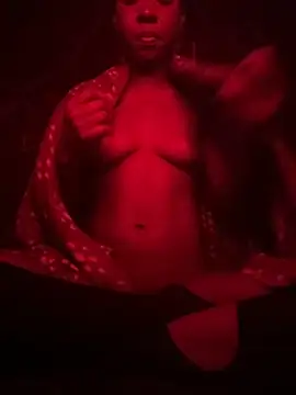 C0ffeecoolatte online show from October 14, 9:45 am