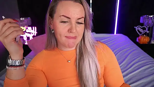 KiraCandyS online show from November 9, 3:02 am