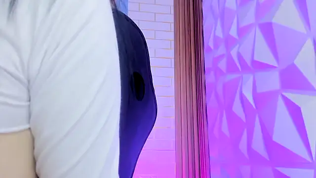 meribeth303av online show from December 4, 4:41 pm