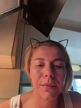 tanyagrey online show from November 18, 9:10 am