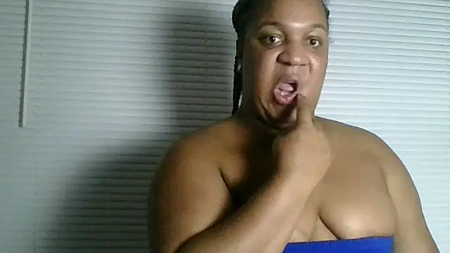 Badgirlbrittt online show from November 29, 3:32 am