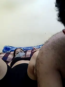 IND COUPLE1 online show from March 27, 8:59 am