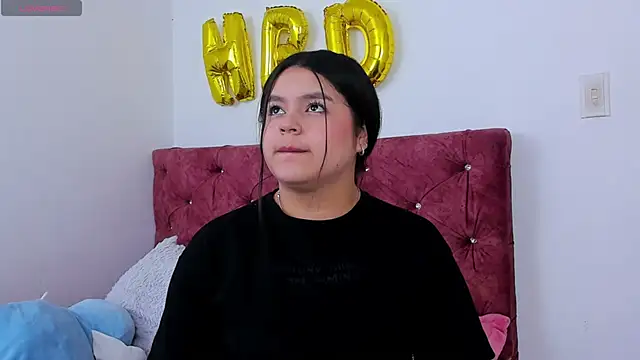 skyhotgirll online show from April 11, 5:49 pm