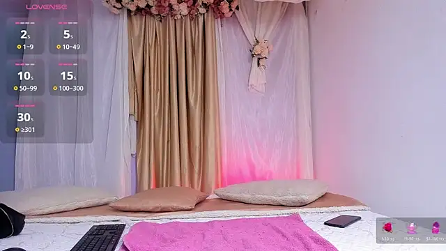 salomee star  online show from April 16, 7:35 pm