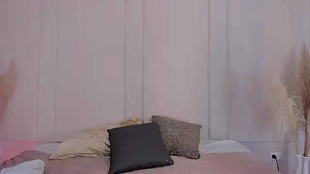 Mariapettit online show from April 18, 11:56 am