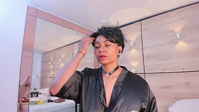 martina touss online show from October 24, 11:50 am