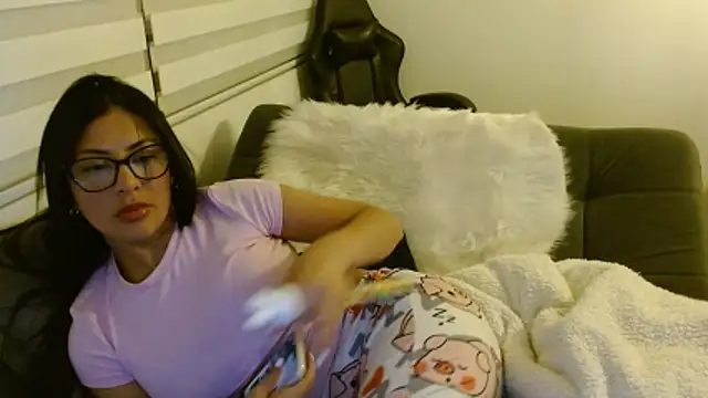 Charlotte cute18 online show from June 9, 3:17 am