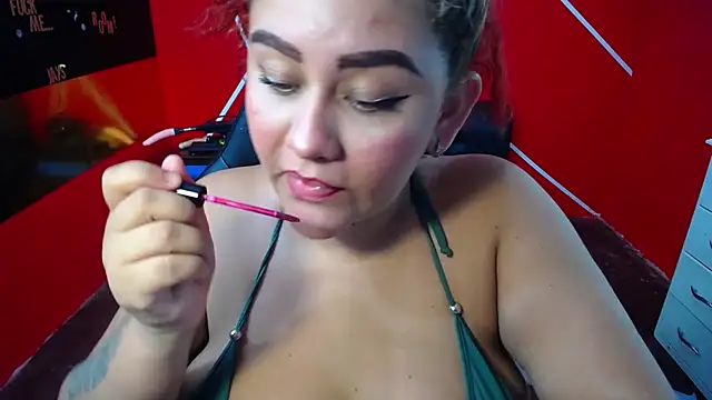 loly bigbooty4u online show from October 27, 4:52 am