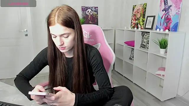 Stacey Brown online show from December 2, 7:10 am