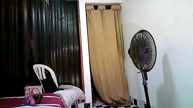 kimmiemm online show from October 13, 5:10 am