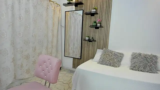 Snapshot of MeganAnderson777 chatting on September 25, 12:37 pm MeganAnderson777 online show from September 25, 12:37 pm