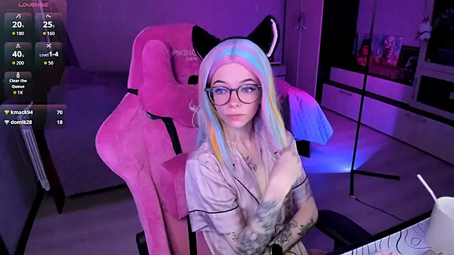 Snapshot of The_love_project chatting on October 18, 11:06 pm The love project online show from October 18, 11:06 pm