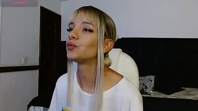 peyton golden1 online show from January 13, 3:23 am