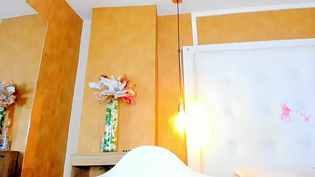 emilyadams0 online show from December 1, 9:06 pm