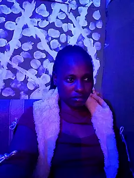 Candykitten online show from January 8, 7:07 pm