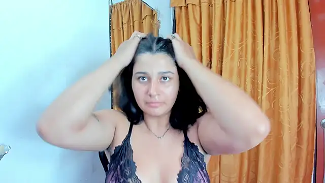 Snapshot of Megan_Whitte chatting on October 1, 8:14 pm Megan Whitte online show from October 1, 8:14 pm