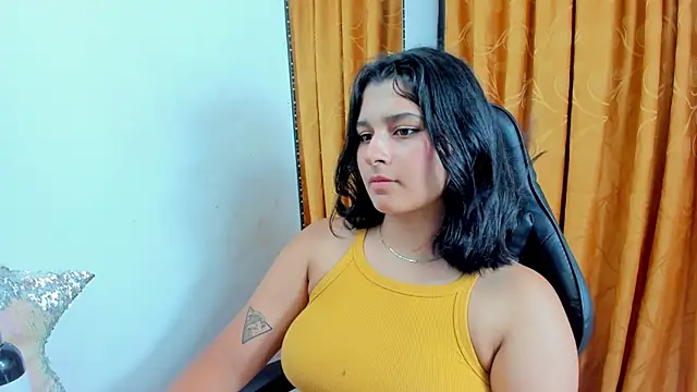 Snapshot of Megan_Whitte chatting on October 2, 8:25 pm Megan Whitte online show from October 2, 8:25 pm