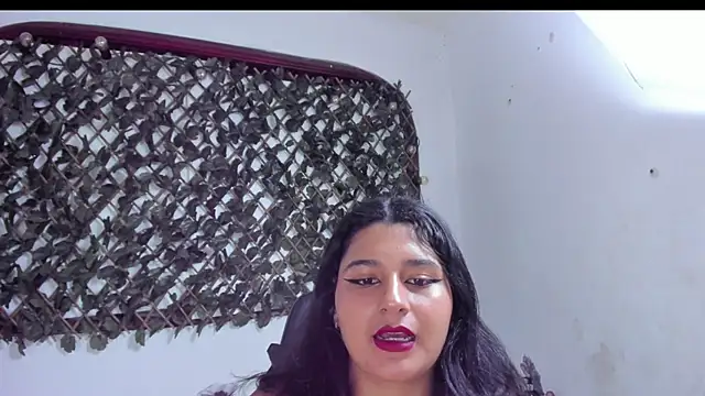 Snapshot of Megan_Whitte chatting on October 14, 9:39 pm Megan Whitte online show from October 14, 9:39 pm